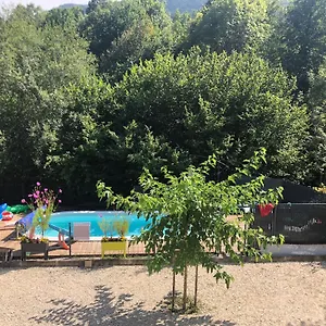 Au Bord De L Eau Bed & Breakfast Surba