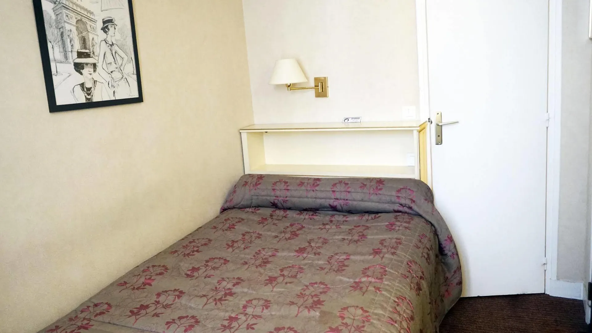 Hotel Riviera Elysees Parigi